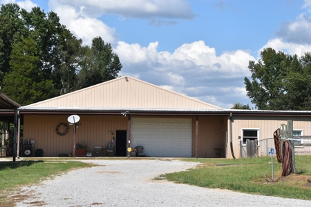 Turnkey TN Horse Stables & Boarding Operation, Living Qtrs. - image 4