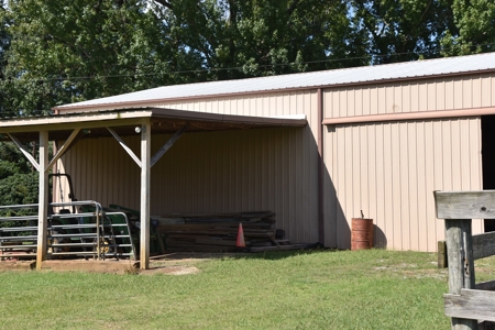 Turnkey TN Horse Stables & Boarding Operation, Living Qtrs. - image 7