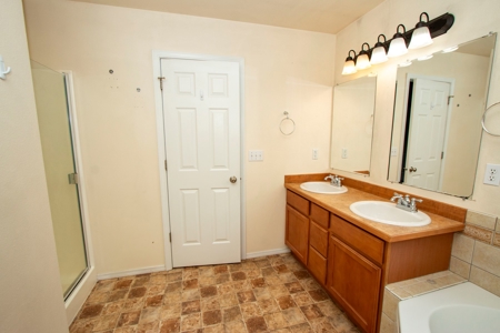 Townhome-Style Condo for Sale in Eagle River, Alaska - image 21