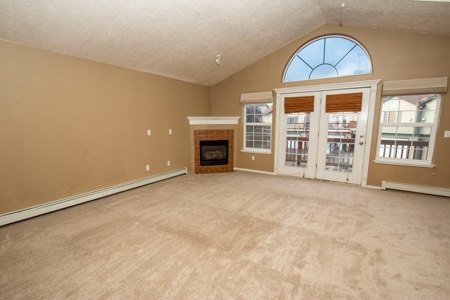 Townhome-Style Condo for Sale in Eagle River, Alaska - image 8