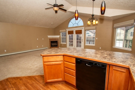 Townhome-Style Condo for Sale in Eagle River, Alaska - image 12