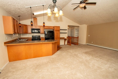 Townhome-Style Condo for Sale in Eagle River, Alaska - image 13
