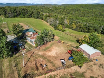Charming 2-Bedroom Farmhouse on 154-Acre Farm - image 15