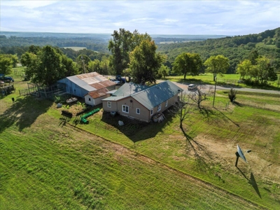 Charming 2-Bedroom Farmhouse on 154-Acre Farm - image 17