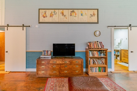 Restored 1930s Schoolhouse, Chesterfield  SC – Income-Poducing - image 10
