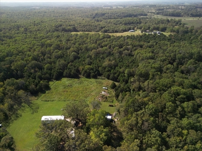 Stunning New Construction Barn-Style Home on 28 Acres - image 20