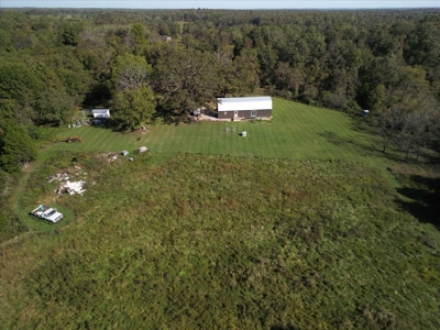 Stunning New Construction Barn-Style Home on 28 Acres - image 28