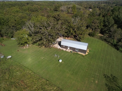 Stunning New Construction Barn-Style Home on 28 Acres - image 29