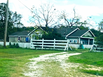 Country Home With Hunting Land And Farmland In Arkansas - image 3