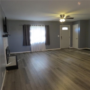 Charming 2-Bedroom Home in Stanberry, MO with Large Yard - image 9