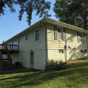 Charming 2-Bedroom Home in Stanberry, MO with Large Yard - image 3