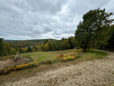 Chalet with Mountain Views - image 14