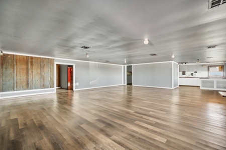 Commercial Property For Sale In Elk City, Oklahoma - image 5