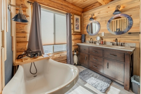 The Hayloft Ranch - Mountain Custom Log Home & Guest Houses - image 28