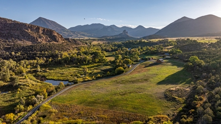 The Hayloft Ranch - Mountain Custom Log Home & Guest Houses - image 4