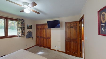 Contemporary Home on 10.5 acres with Pond - image 25