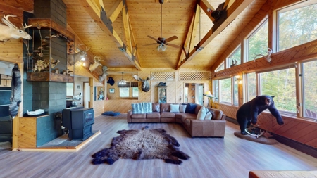 Contemporary Home on 10.5 acres with Pond - image 20