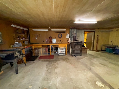 Contemporary Home on 10.5 acres with Pond - image 36