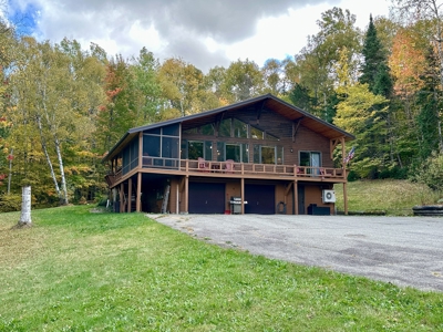 Contemporary Home on 10.5 acres with Pond - image 8
