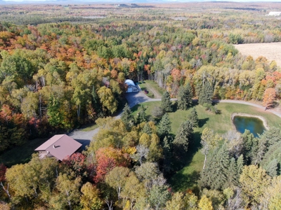 Contemporary Home on 10.5 acres with Pond - image 2