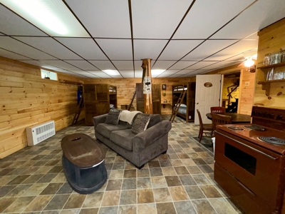 Contemporary Home on 10.5 acres with Pond - image 32