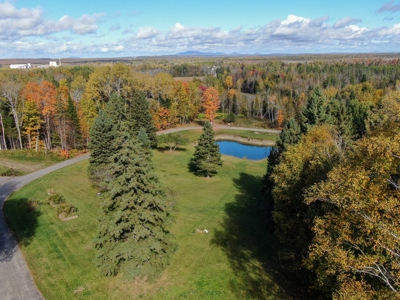 Contemporary Home on 10.5 acres with Pond - image 3