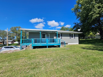 3-Bedroom Home with a Garage on a Corner Lot, Maysville, MO - image 3