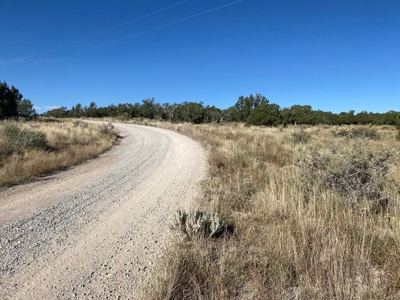 141-Acre Ranch Property with Manzano Mountain Views - image 4