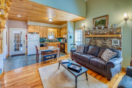 Jasper Newton County Creekside Cabin Buffalo River  For Sale - image 7