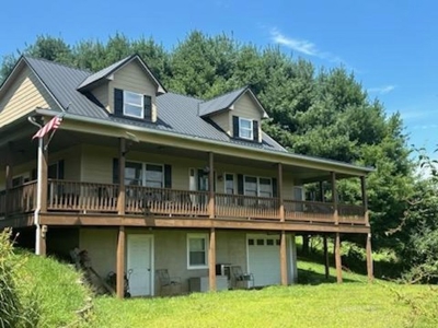 Country Home for Sale in Hillsville, VA! - image 1