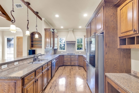 South Tyler Luxury Home for Sale in Jack Three Lakes Legacy - image 13
