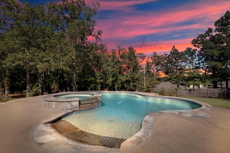 South Tyler Luxury Home for Sale in Jack Three Lakes Legacy - image 3