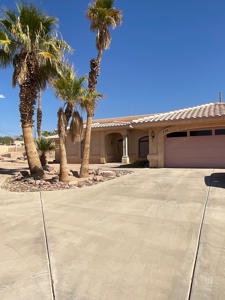 Western Arizona Home for Sale with Pool in Lake Havasu - image 2
