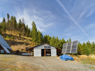 Cabins for Sale in Orogrande, Idaho - image 40