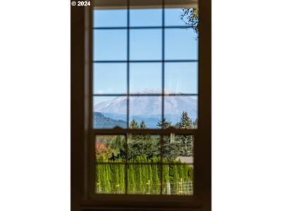 Beautiful Craftsman-Style Home in Yacolt WA - image 18