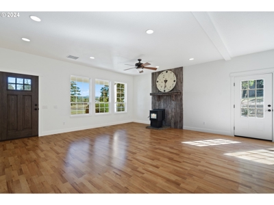 Beautiful Craftsman-Style Home in Yacolt WA - image 16