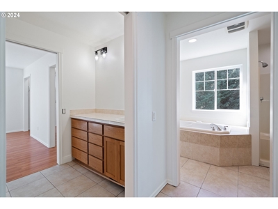 Beautiful Craftsman-Style Home in Yacolt WA - image 37