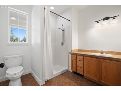 Beautiful Craftsman-Style Home in Yacolt WA - image 26