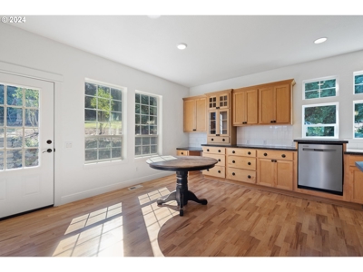 Beautiful Craftsman-Style Home in Yacolt WA - image 22