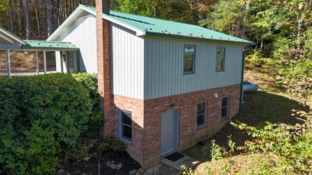 Home  Wth Long Range Views In Patrick County, Va - image 10