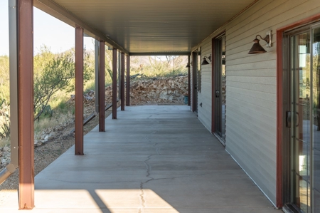 Auction, Mtn top Home w/Views 3-BR, 2-BA, 19 Ac, Vail, AZ - image 6
