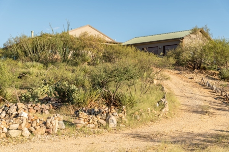 Auction, Mtn top Home w/Views 3-BR, 2-BA, 19 Ac, Vail, AZ - image 42