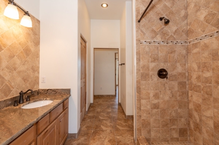 Auction, Mtn top Home w/Views 3-BR, 2-BA, 19 Ac, Vail, AZ - image 36