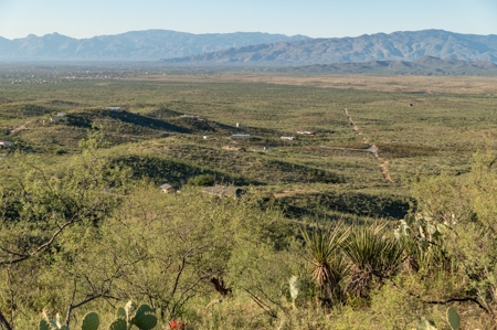 Auction, Mtn top Home w/Views 3-BR, 2-BA, 19 Ac, Vail, AZ - image 15