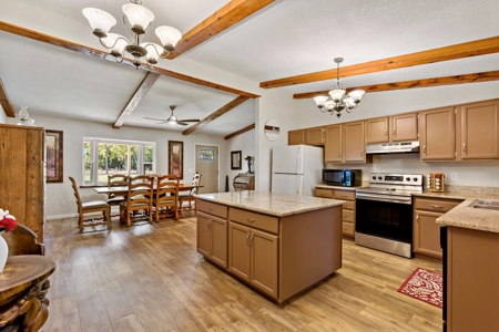 Country Living in Northeast Texas on 5 Acres - image 15