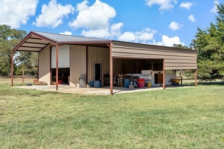 Country Living in Northeast Texas on 5 Acres - image 23