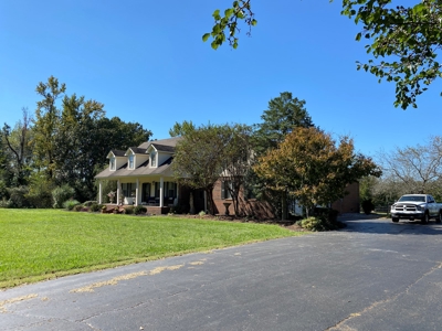 Equine Property For Sale In Tn, Brick Home, Barn, 17Ac+/- - image 5