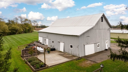 Home and Barn on 5 ac Delaware County Big Walnut Schools - image 9