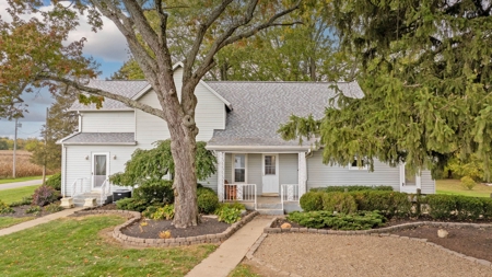 Home and Barn on 5 ac Delaware County Big Walnut Schools - image 2