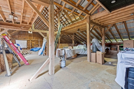 Home and Barn on 5 ac Delaware County Big Walnut Schools - image 35